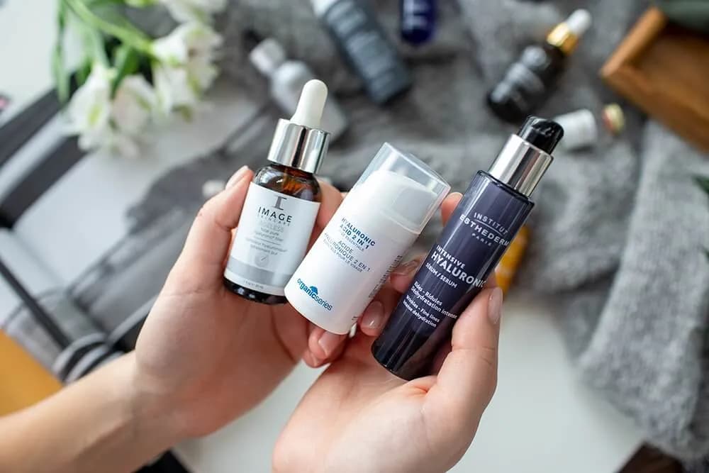 Jak wybrać najlepsze serum do cery mieszanej? Skuteczne rozwiązania dla problemów skóry